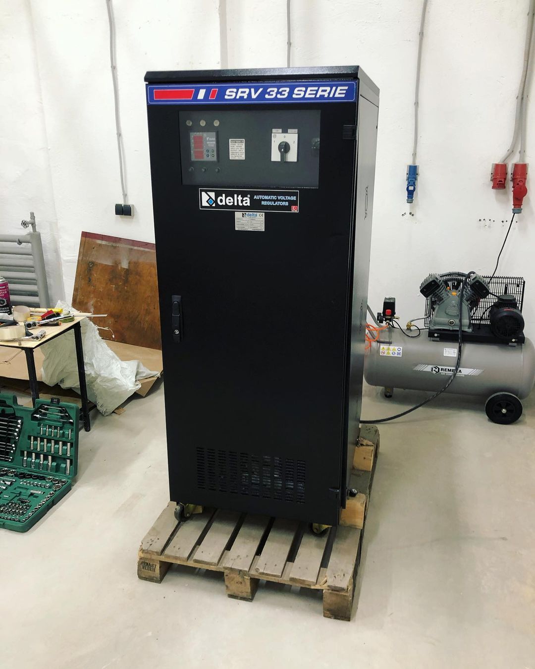 Привезли для клиента турецкий стабилизатор Delta 150 кВА