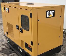 Дизельный генератор Caterpillar DE13.5E3 в кожухе — фото 8